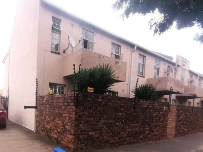 Townhouse For Sale In Townsview, Johannesburg