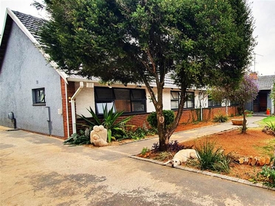 10 Bed House in Northcliff