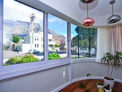 Apartment For Rent In Oranjezicht, Cape Town