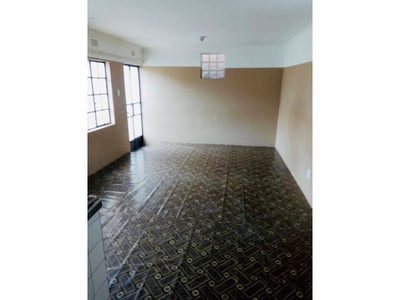 Apartment For Rent In Troyeville, Johannesburg