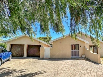House For Rent In Dreyersdal Estate, Cape Town