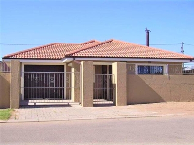 House For Rent In Kwanonqaba, Mossel Bay