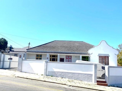 House For Sale In Cannon Hill, Uitenhage