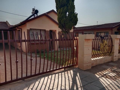 House For Sale In Mfundo Park, Boksburg