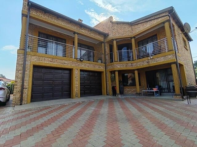 House For Sale In The Orchards, Akasia
