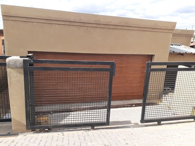 House For Sale in Tembisa Central