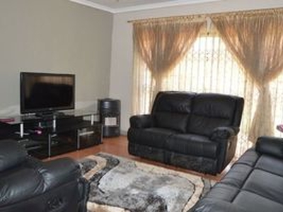 Sharing furnished 3 bedroom apartment in prime Musgrave - Durban