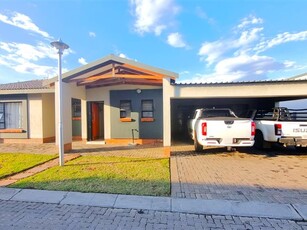 4 Bed Townhouse in Waterkloof