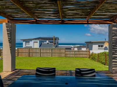 4 Bedroom House For Sale in Cape St Francis