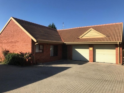 Cluster For Sale in Miederpark, North West