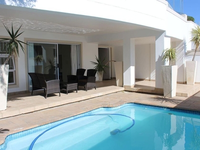 Duplex For Sale in Camps Bay, Western Cape