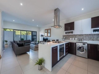 Duplex For Sale in Edenvale Central, Gauteng