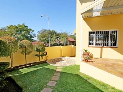 Duplex For Sale in Glenvista, Gauteng