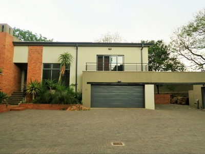 Duplex For Sale in Menlo Park, Gauteng