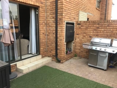 Duplex For Sale in Verwoerdpark, Gauteng
