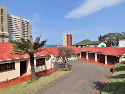 Flat-Apartment For Sale in Amanzimtoti, Kwazulu Natal