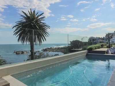Flat-Apartment For Sale in Camps Bay, Western Cape