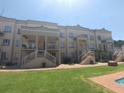 Flat-Apartment For Sale in Kannoniers Park, North West