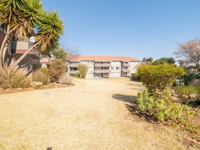 Flat-Apartment For Sale in Northcliff, Gauteng