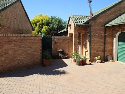 Flat-Apartment For Sale in Rayton, Free State