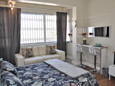 Flat-Apartment For Sale in Sea Point, Western Cape