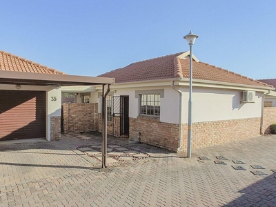 Flat-Apartment To Rent in Amberfield Manor, Centurion
