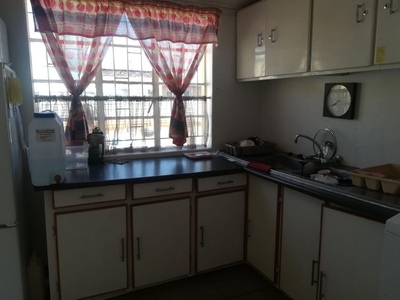 Flat-Apartment To Rent in Die Bult, North West