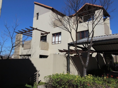 Flat-Apartment To Rent in Fourways, Gauteng