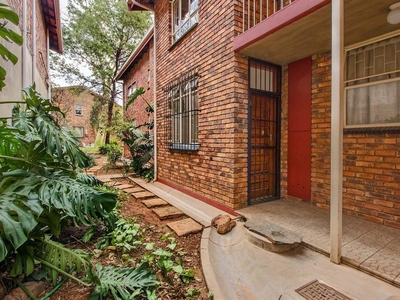 Flat-Apartment To Rent in La Montagne, Gauteng