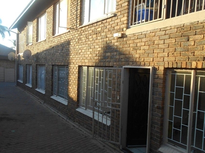Flat-Apartment To Rent in Laudium, Gauteng