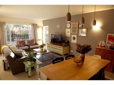 Flat-Apartment To Rent in Northcliff, Gauteng