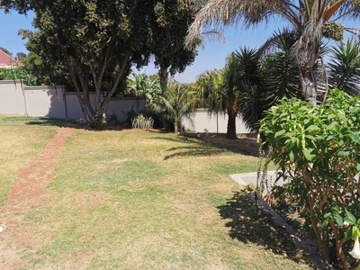 Flat-Apartment To Rent in Northcliff, Gauteng