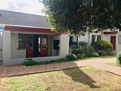 Flat-Apartment To Rent in Stellenbosch Central, Western Cape