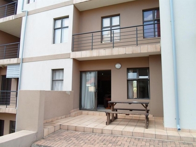 Flat-Apartment To Rent in Zwartkop Golf Estate, Gauteng