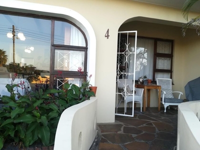 House For Sale in Beacon Bay, Eastern Cape