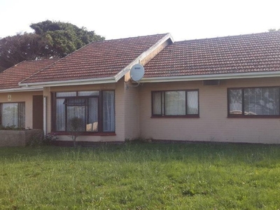 House For Sale in Hibberdene, Kwazulu Natal