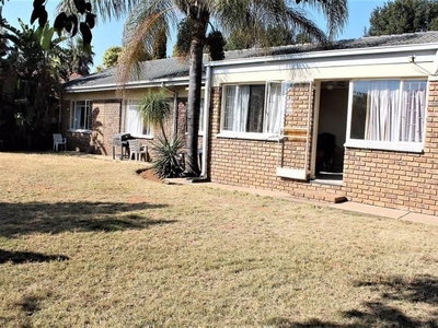 House For Sale in Karenpark, Gauteng