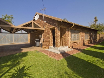 House For Sale in Rietfontein, Gauteng
