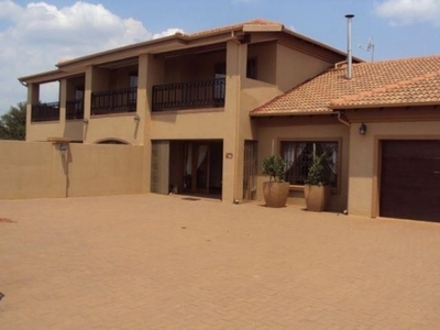 House For Sale in Rietvlei View Country Estates, Gauteng