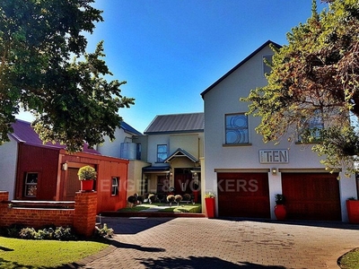 House For Sale in Southdowns Estate, Gauteng