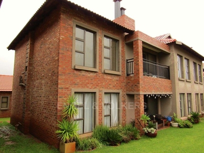 House For Sale in Tuscany Ridge, North West