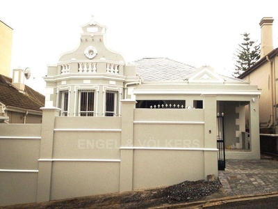 House To Rent in Sea Point, Western Cape