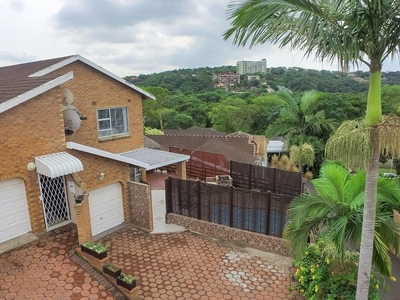 Townhouse For Sale in Amanzimtoti, Kwazulu Natal