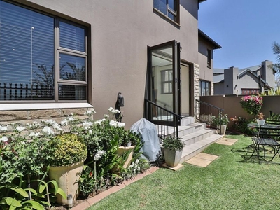 Townhouse For Sale in Candlewoods Country Estate, Gauteng