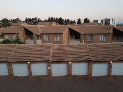 Townhouse For Sale in Die Hoewes, Gauteng