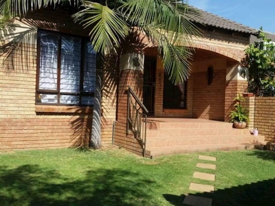 Townhouse For Sale in Mooikloof Ridge, Gauteng