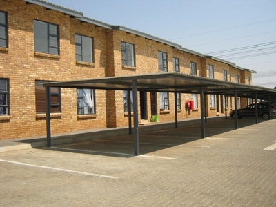 Townhouse To Rent in Albertsdal, Gauteng