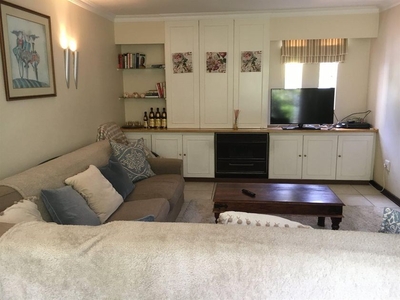 Townhouse To Rent in Atholl, Gauteng