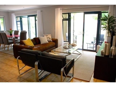 Townhouse To Rent in Northcliff, Gauteng