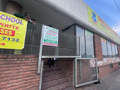 500m² Retail To Let in Roodepoort Central